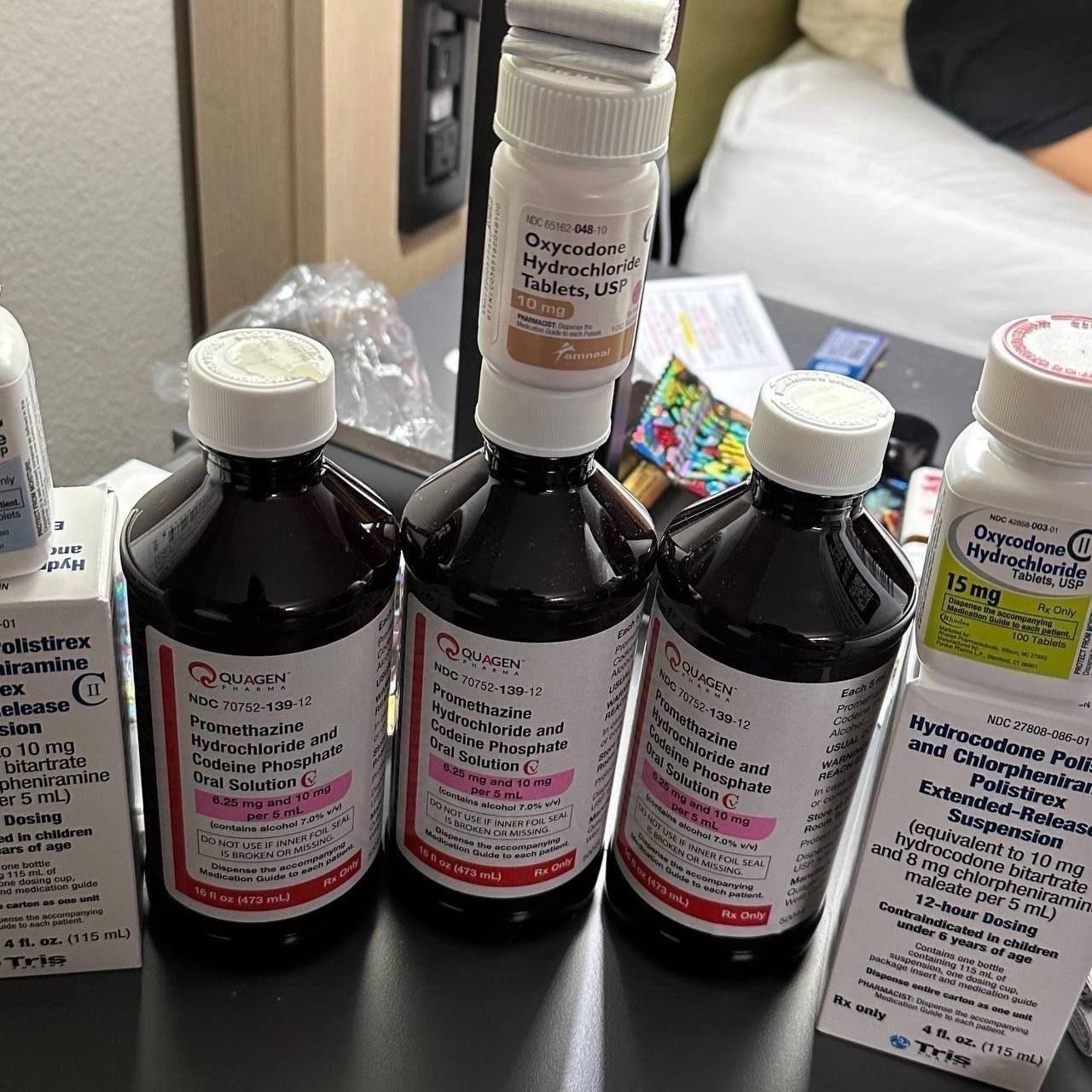 Quagen and oxycodone